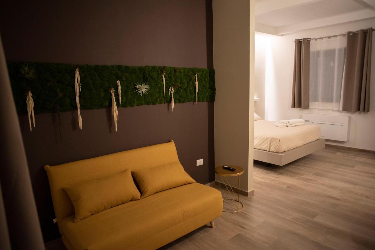 House Room Civico 56 Crotone Exterior photo